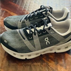 ON Cloud Go Men’s RunningShoes/ Sneakers Sz 9.5 Black/ Glacier